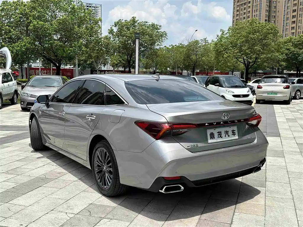 Toyota Avalon 2023