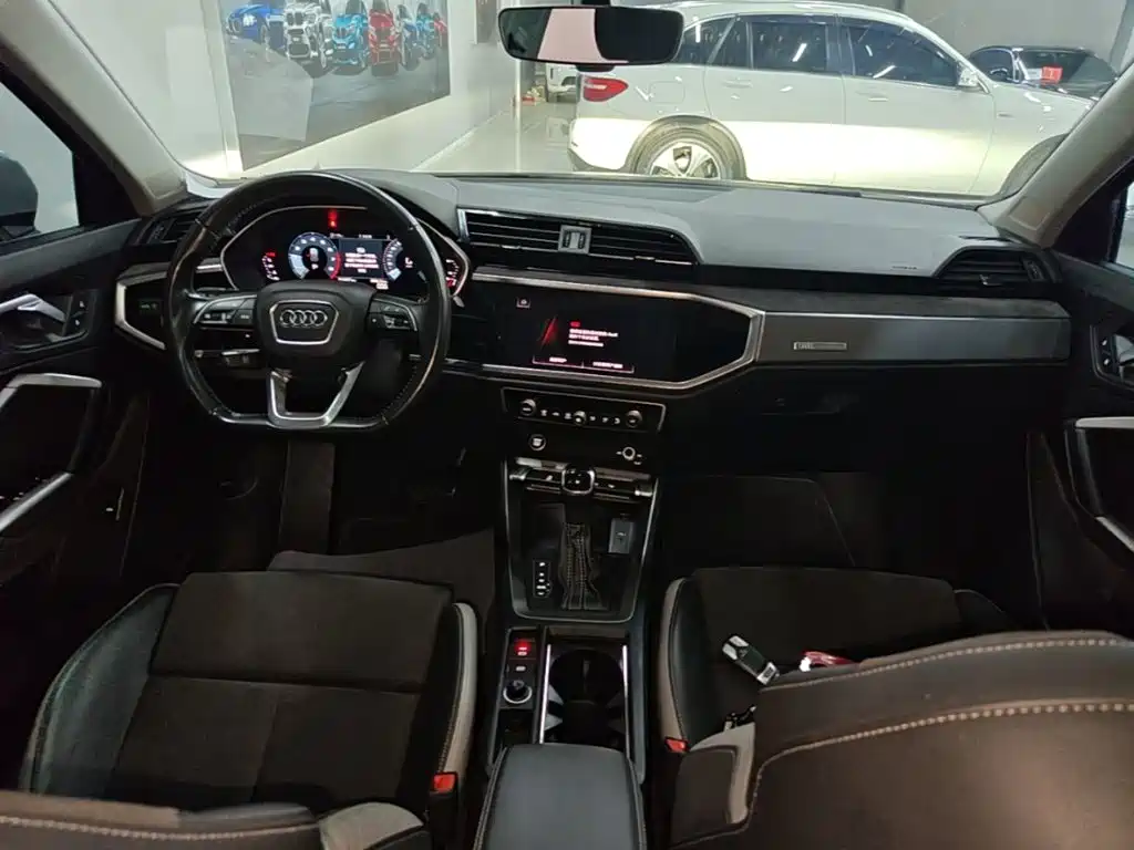 Audi Q3 2022 — фото 10