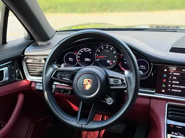Porsche Panamera 2022