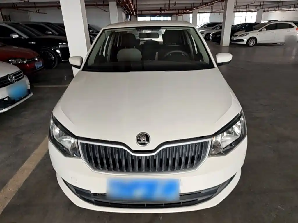 Skoda Fabia 2015 — фото 3