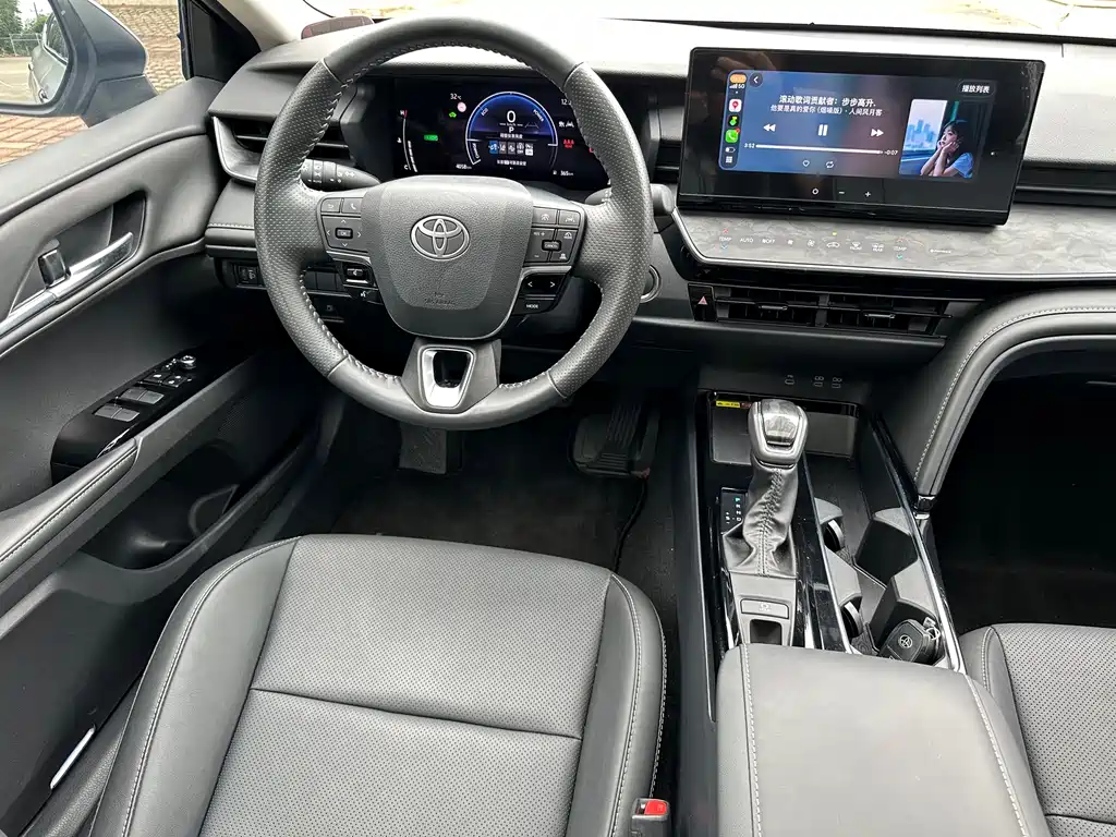 Toyota Camry 2024 — фото 23