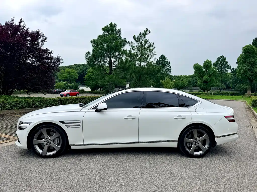 Genesis G80 2023