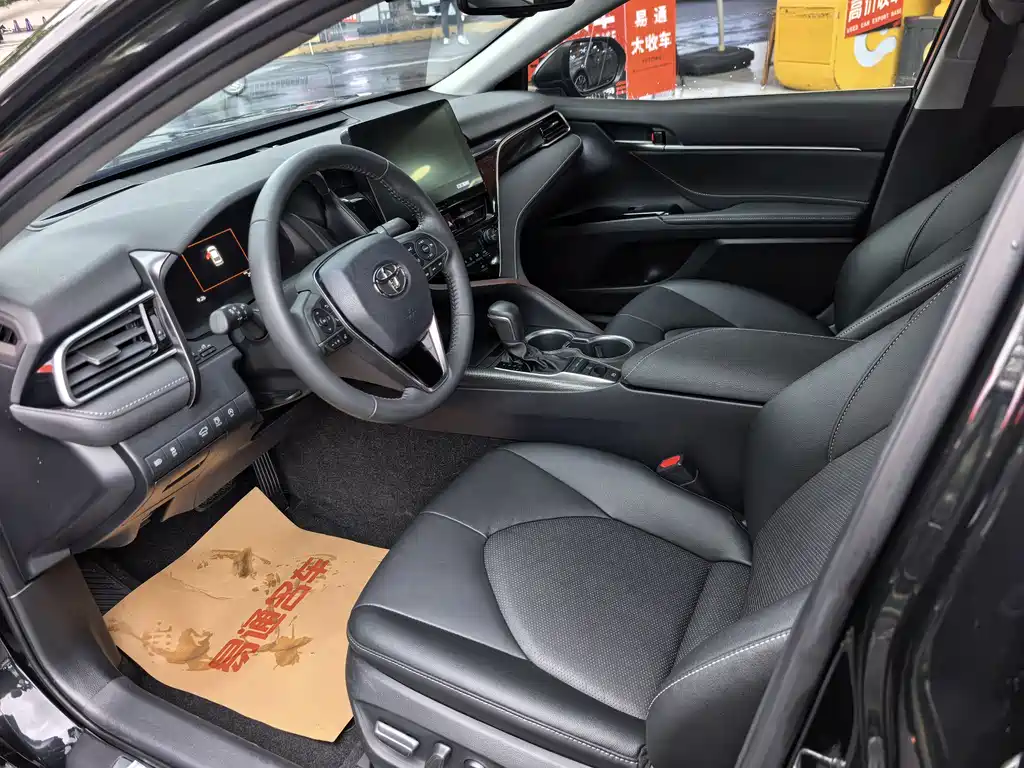 Toyota Camry 2022 — фото 13