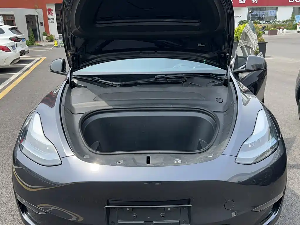 Tesla Model Y 2024 — фото 16