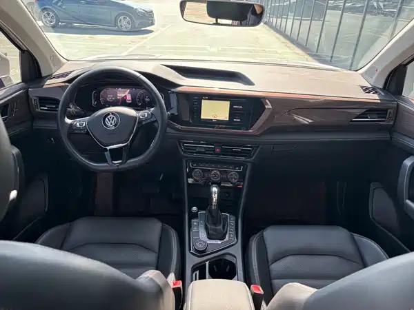 Volkswagen Tharu 2020