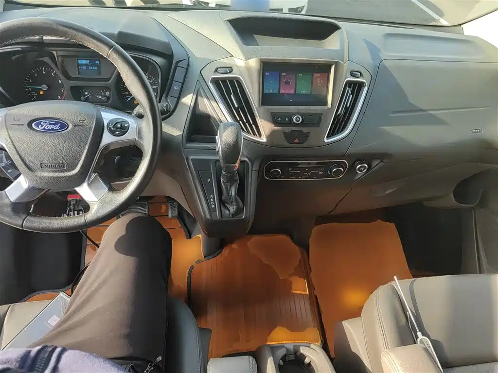 Ford Tourneo 2021 — фото 10