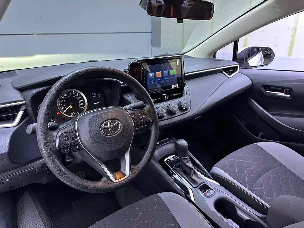 Toyota Corolla 2023 — фото 10