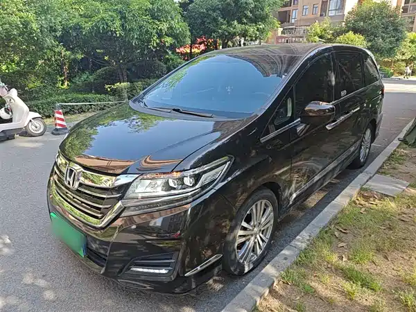 Honda Elysion 2016