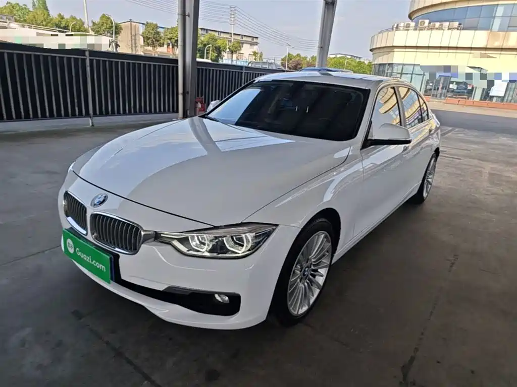 BMW 3 Series 2018 — фото 1