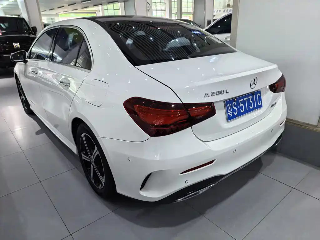 Mercedes-Benz A-Class 2024 — фото 12