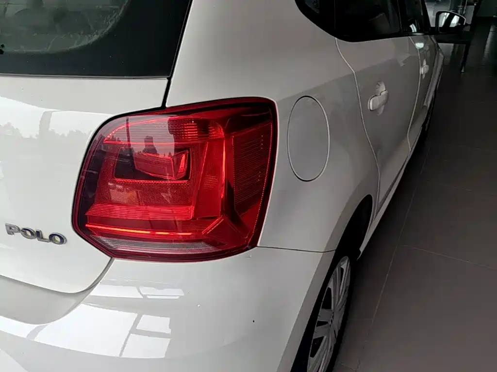 Volkswagen Polo 2016 — фото 8