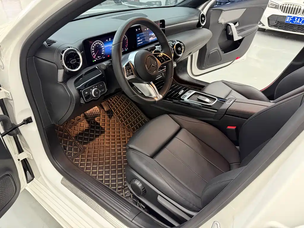 Mercedes-Benz A-Class 2023 — фото 8