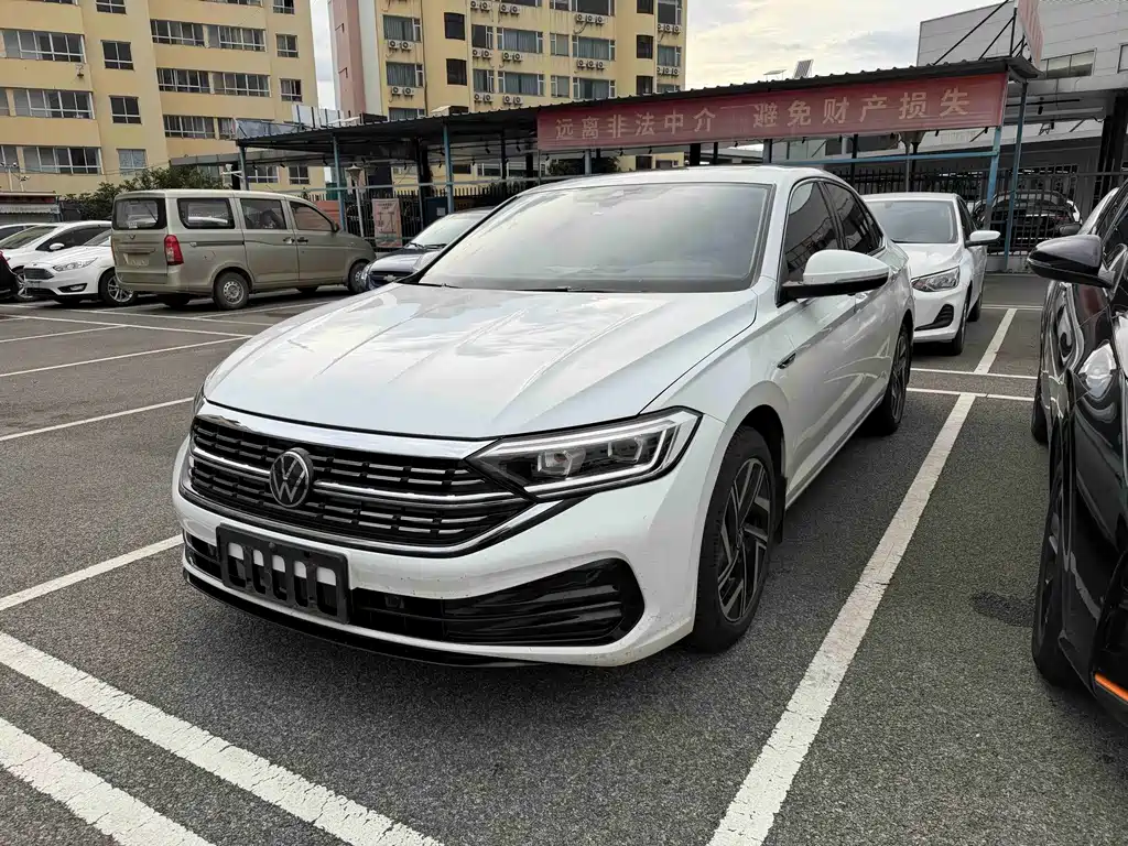 Volkswagen Sagitar 2022