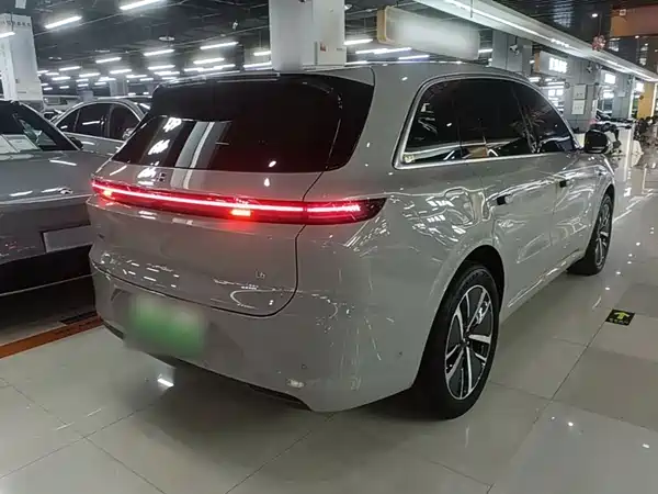 Li Auto L6 2024