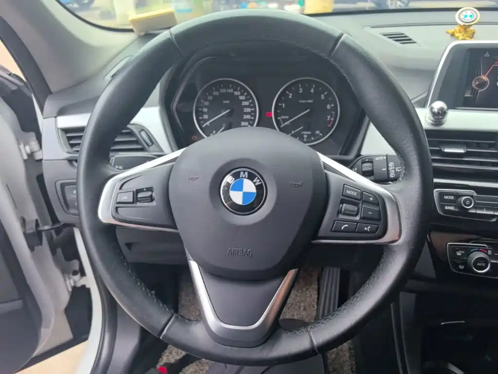 BMW X1 2016 — фото 11