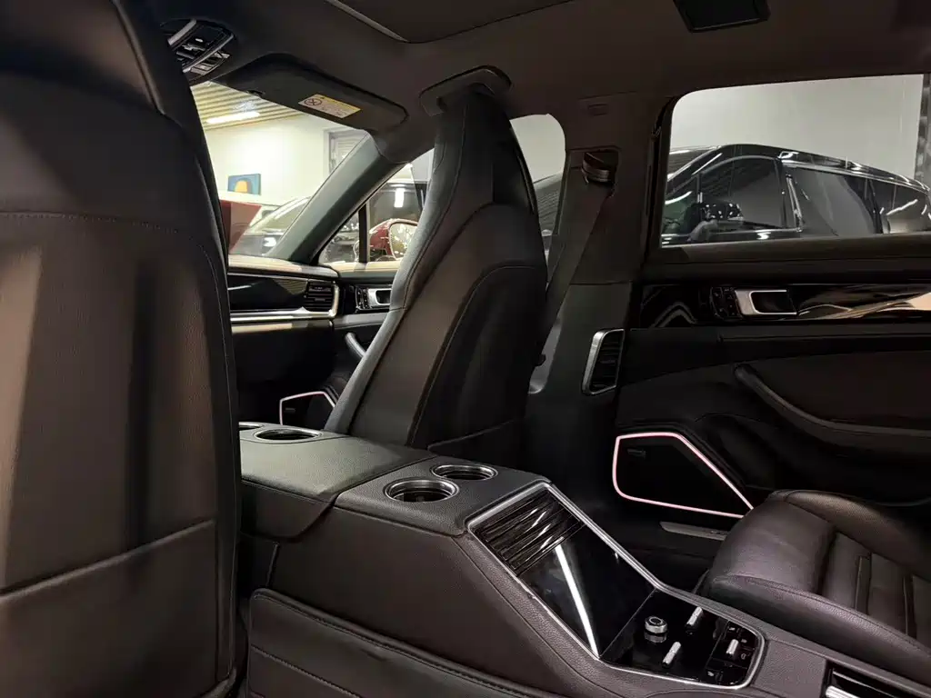 Porsche Panamera 2018 — фото 12