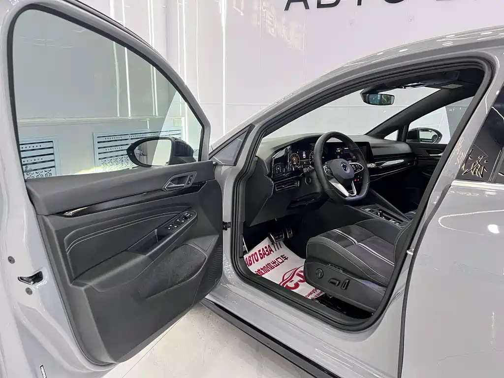 Volkswagen Golf 2023