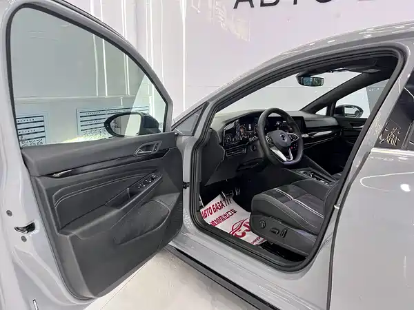 Volkswagen Golf 2023