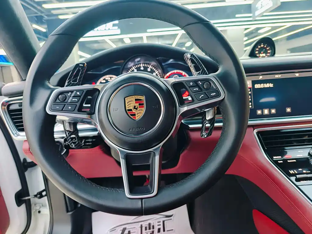 Porsche Panamera 2017 — фото 14