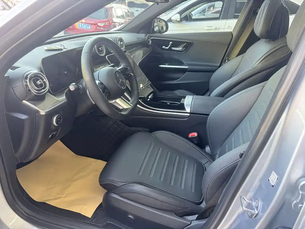 Mercedes-Benz C-Class 2023 — фото 4