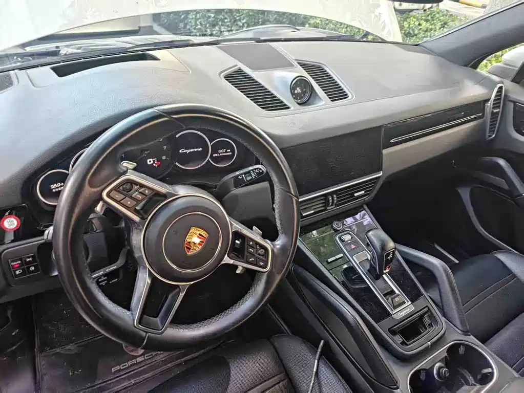 Porsche Cayenne 2019 — фото 2