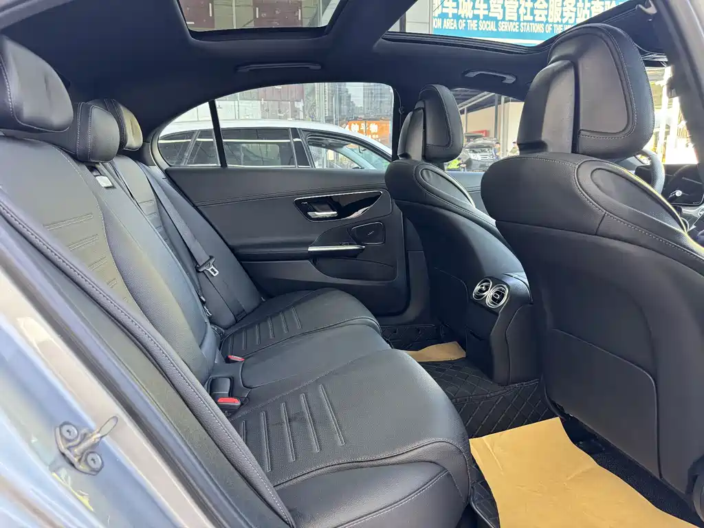 Mercedes-Benz C-Class 2023 — фото 7