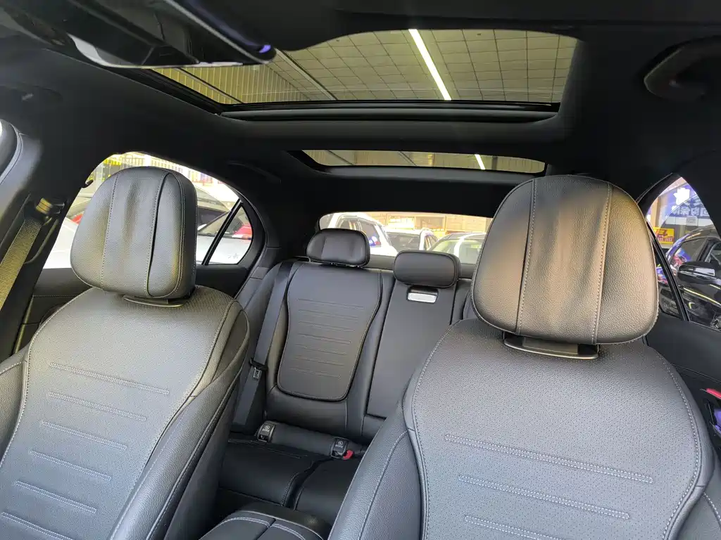 Mercedes-Benz C-Class 2023 — фото 18
