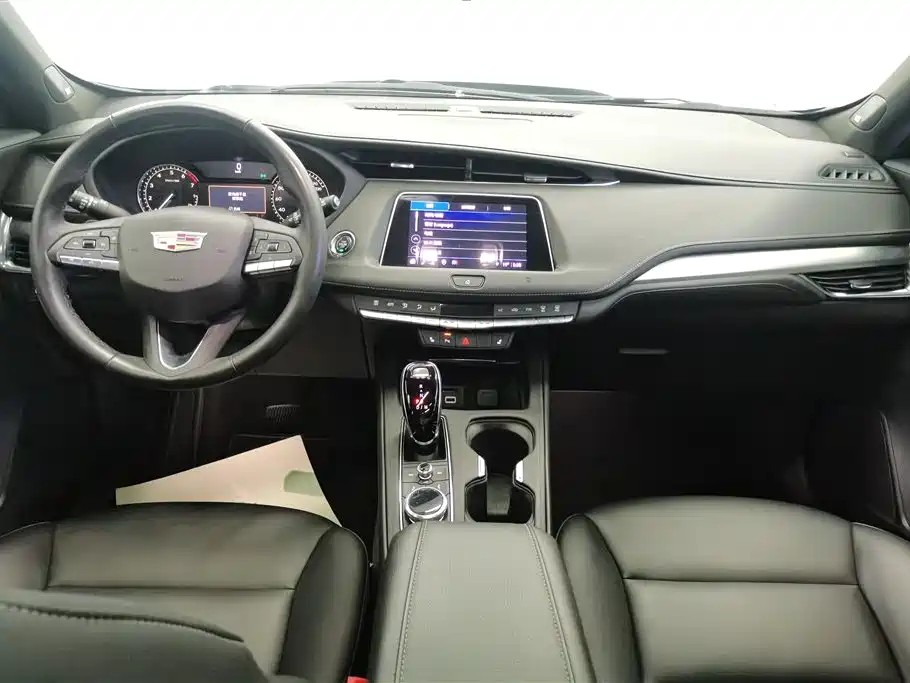 Cadillac XT4 2020 — фото 12