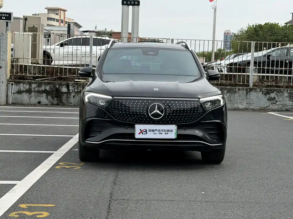 Mercedes-Benz EQB 2026