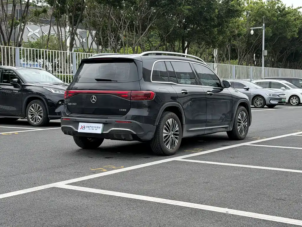 Mercedes-Benz EQB 2026