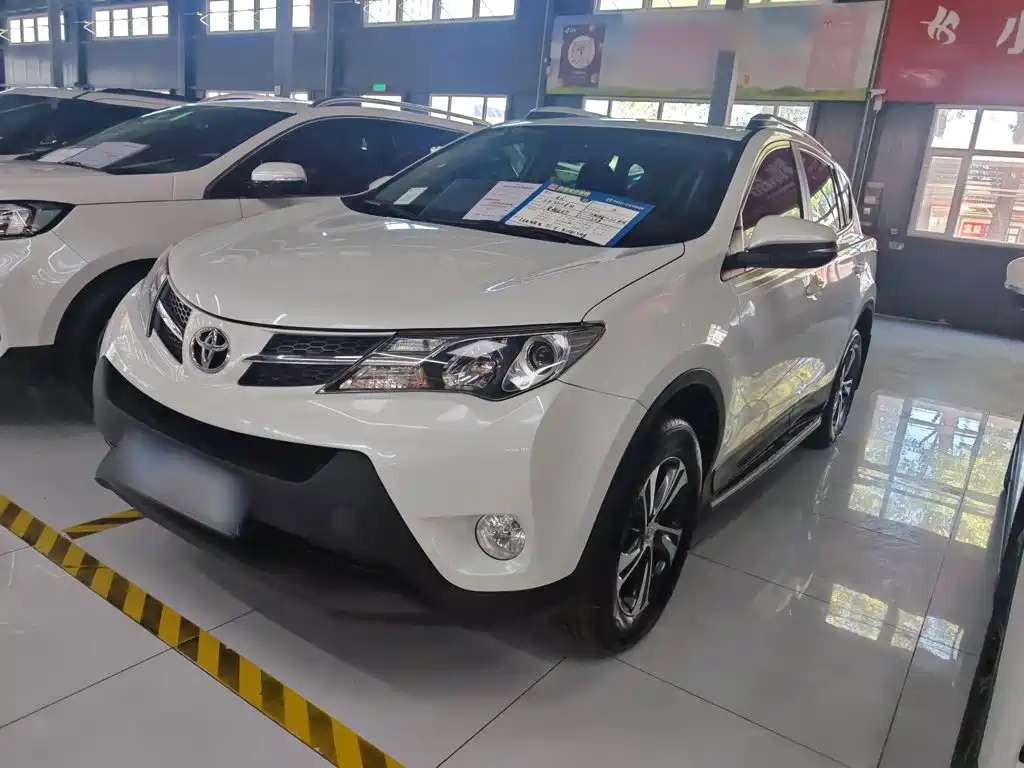 Toyota RAV4 2016 — фото 2