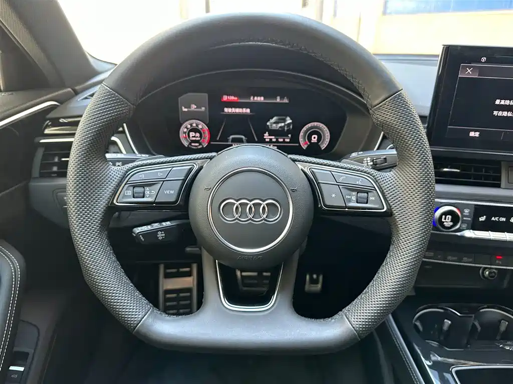 Audi A4L 2024 — фото 12
