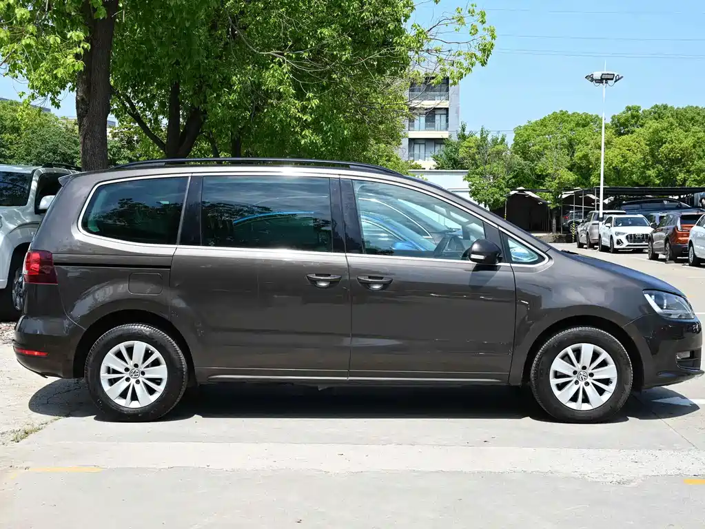 Volkswagen Sharan 2017 — фото 7