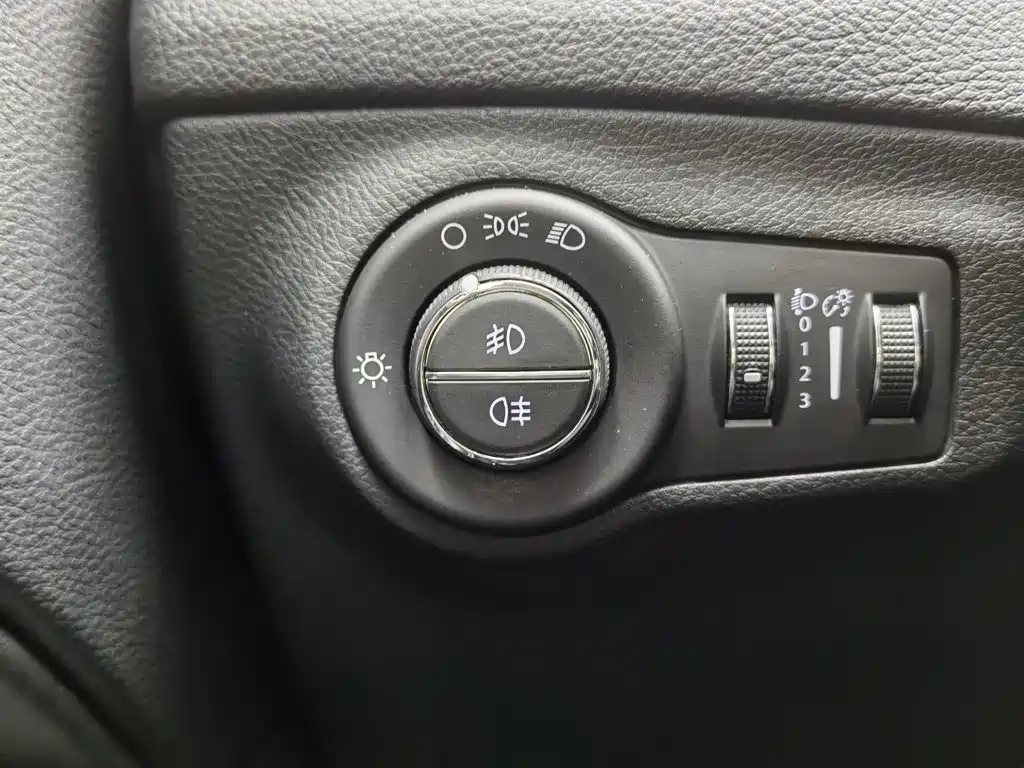 Jeep Compass 2017 — фото 21