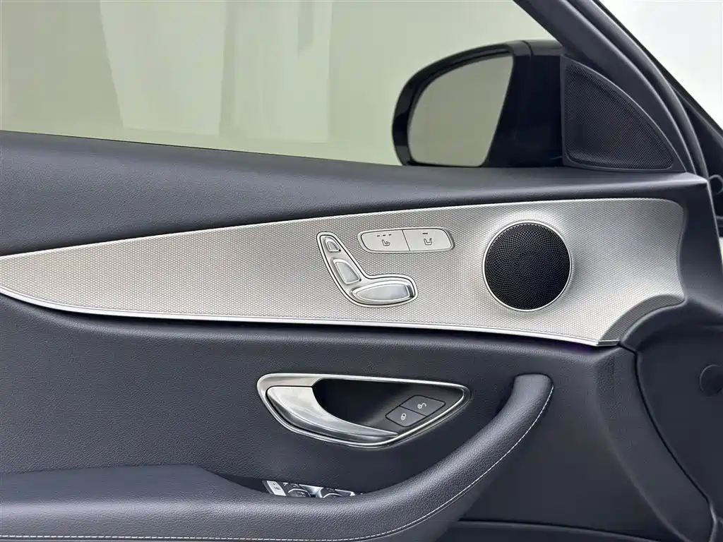 Mercedes-Benz E-Class 2017 — фото 14