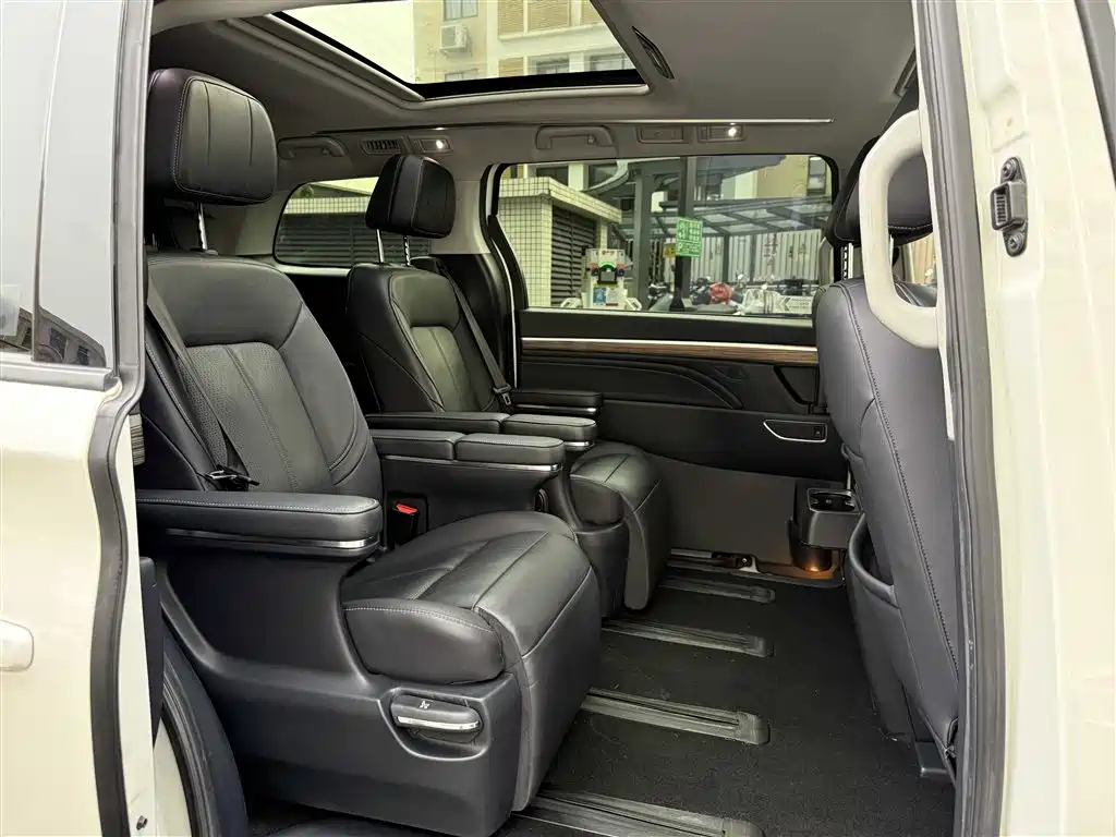 GAC Motor Trumpchi M8 2021 — фото 20