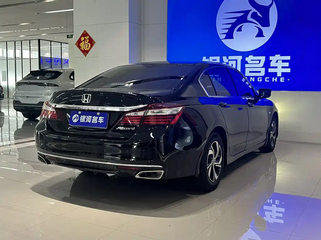 Honda Accord 2017 — фото 15