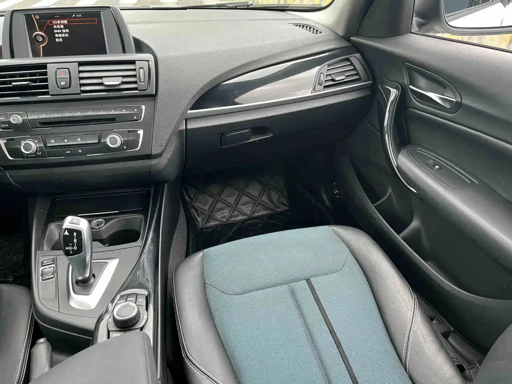 BMW 1 Series 2012 — фото 12