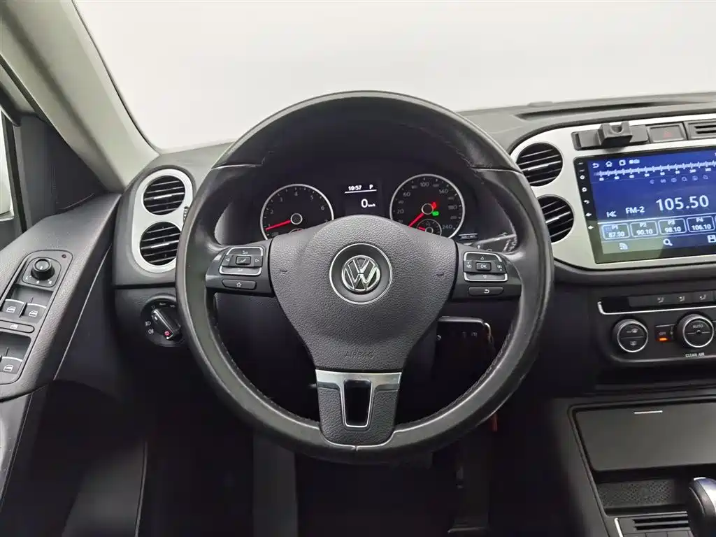 Volkswagen Tiguan 2017 — фото 11