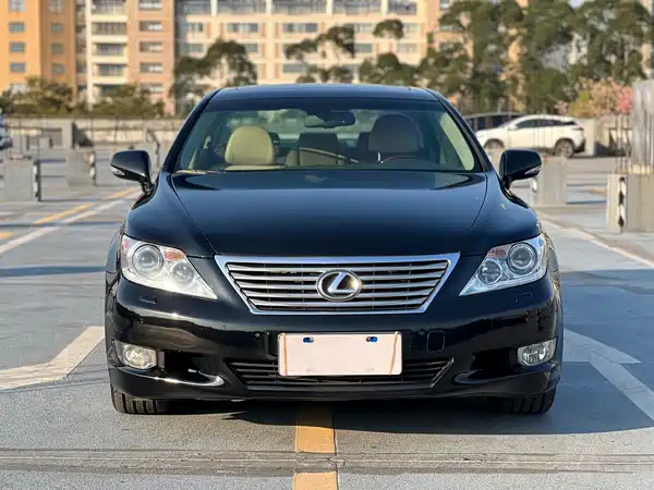 Lexus LS 2010