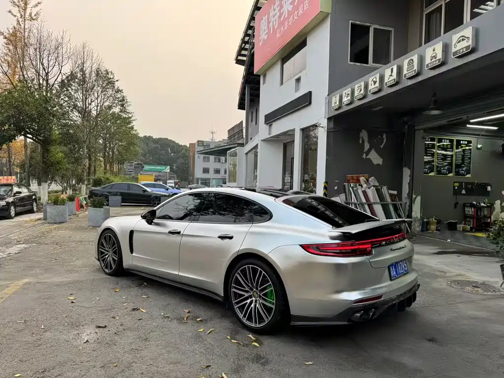 Porsche Panamera 2017 — фото 8