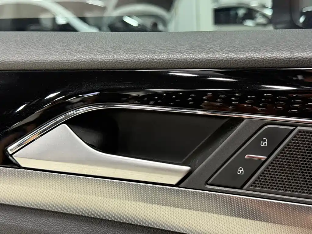 Volkswagen Passat 2023 — фото 14