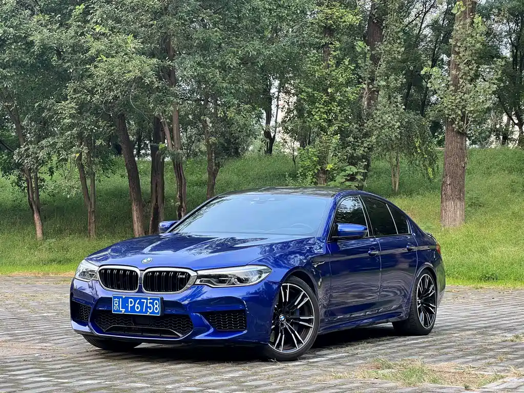 BMW M5 2018 — фото 1