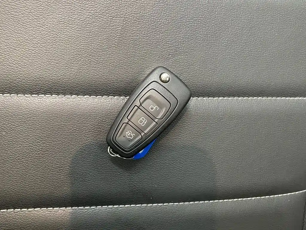 Ford Kuga 2018 — фото 20