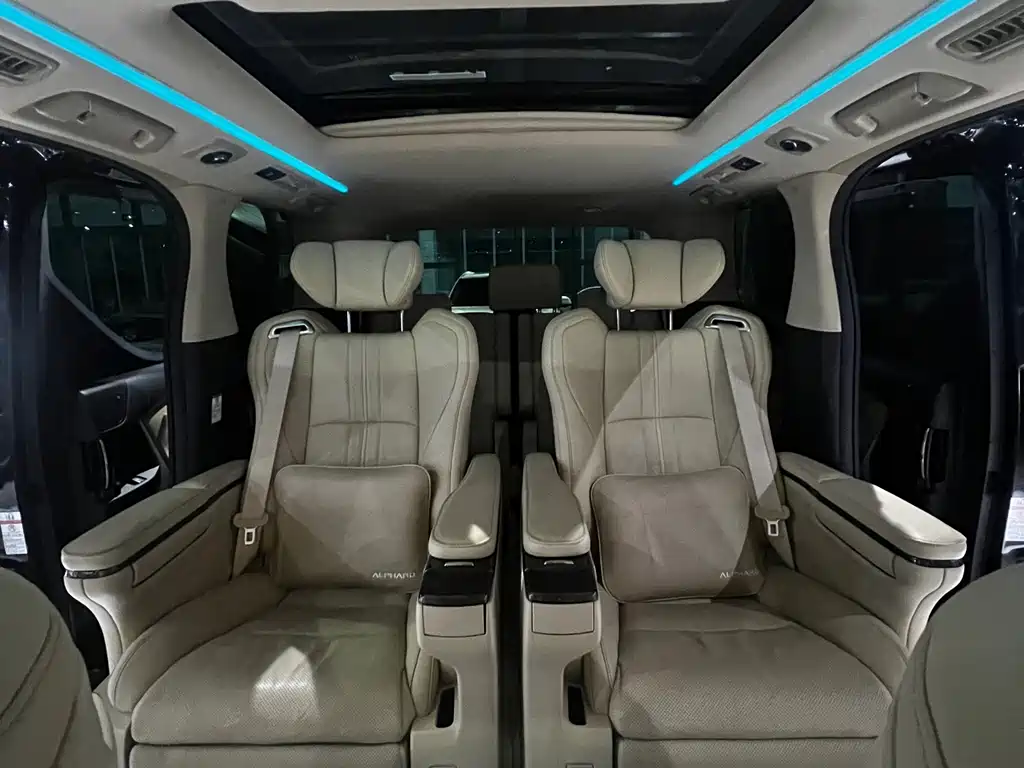Toyota Vellfire 2021 — фото 8