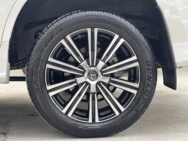 Lexus LX 2018