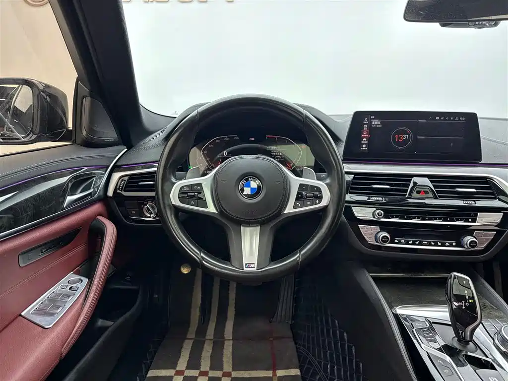 BMW 5 Series 2020 — фото 9