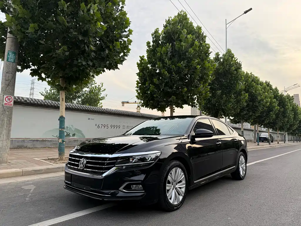 Volkswagen Passat 2019 — фото 1