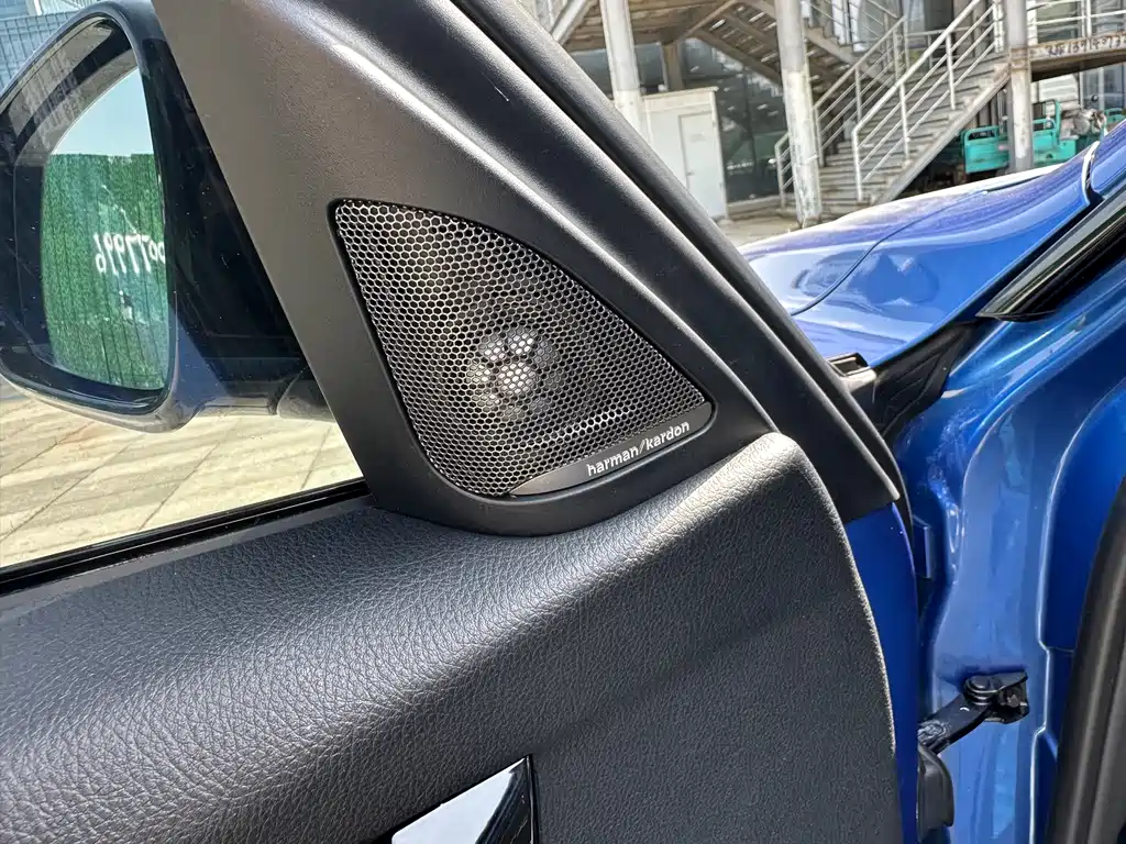 BMW 3 Series 2016 — фото 15