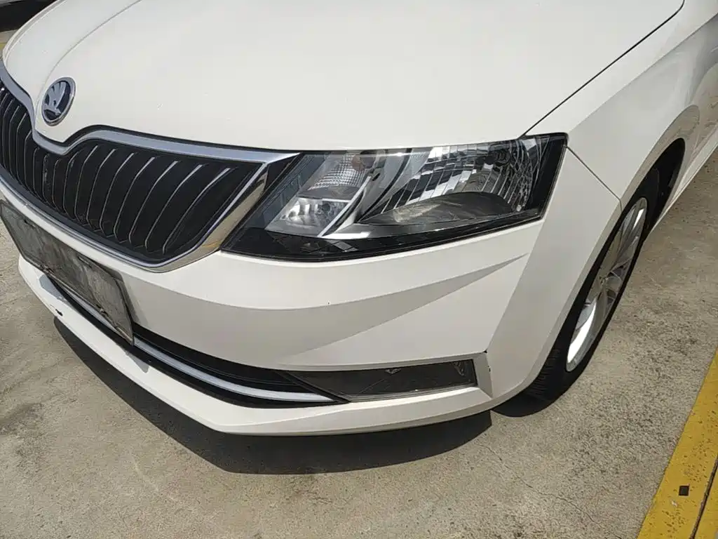 Skoda Rapid 2018 — фото 24